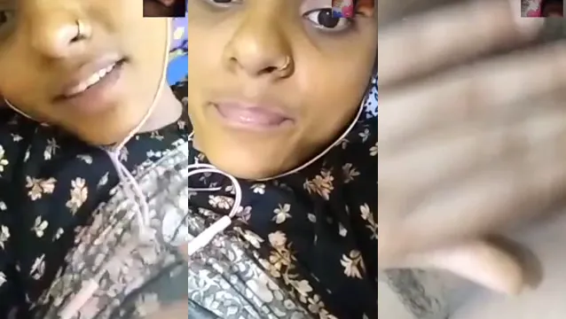 Desi Odia Girl Boobs VC Show - ওড়িয়া চশমিশ মেয়ের দুধ দেখুন