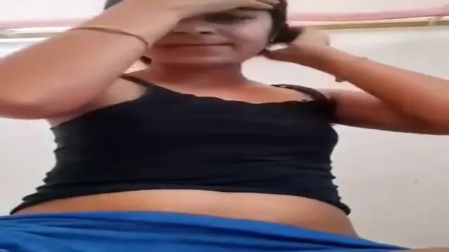 Desi Girlfriend Records Her Pussy & Boobs For Boyfriend - Horny Homemade Video