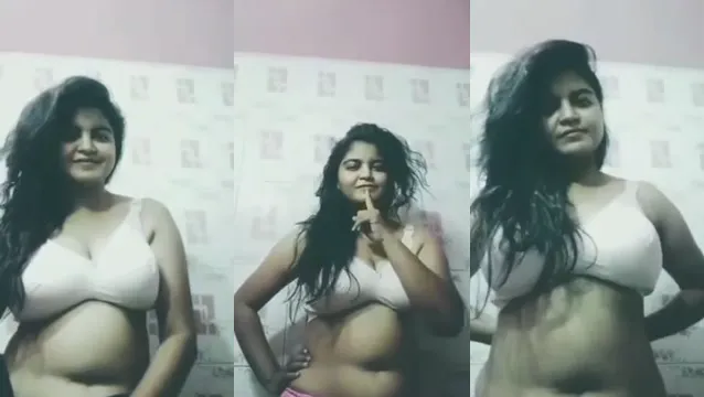 Cute Chubby Desi Girl Huge Boobs Show - চব্বি দেশী গার্লের বিশাল বুবস! 🔥