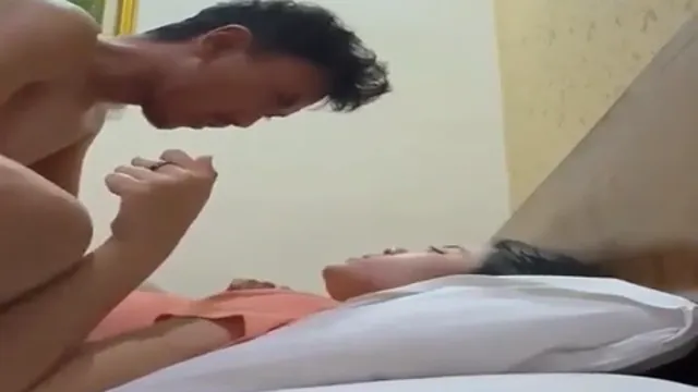 Hotel Room Hard Missionary Fuck GF - Wild Couple Sex Tape