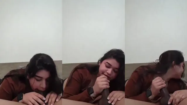 Cute GF Loving Blowjob Huge Cock - সুন্দরী বান্ধবীর রোমান্টিক দুই হাত চোষা!