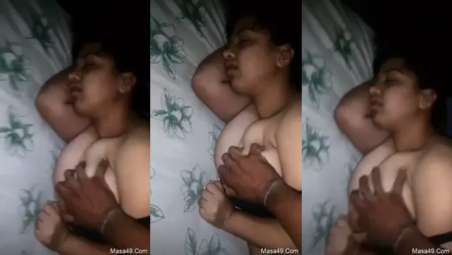 Desi Sleeping Girl หน้าอก กดดัน - นอนหลับ Desi สาว หน้าอก Pressing