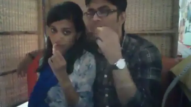 GF BF Restaurant Sex - রেস্টুরেন্টে কী করে দেখুন! | desiviral.net