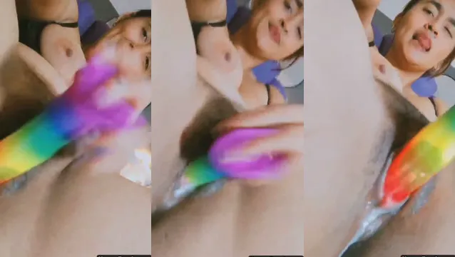 Chica Desi cachonda masturbándose Video - Chica Desi cachonda masturbándose y follando