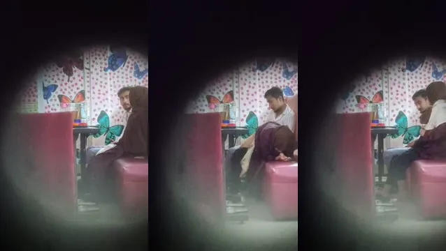 Hijabi Slut Cousin Quick Doggy - হিজাবি কাজিনের রিস্কি রেস্তো চোদা!