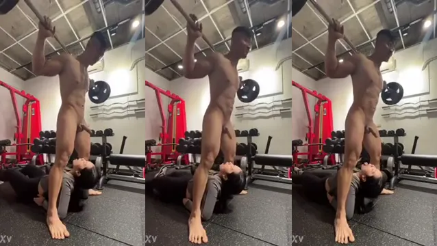 Horny NE Couple Nude Squat Fetish - নগ্ন স্কোয়াটে বল লেক গরম! 🔥