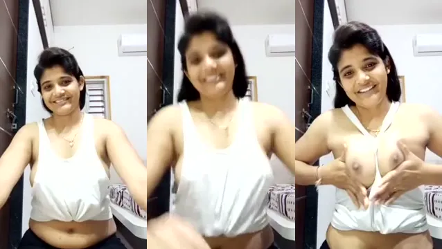 Viral Desi Girl Boobs Show - লাভলি দেশী বেবির হট বুবস টিজ 🔥