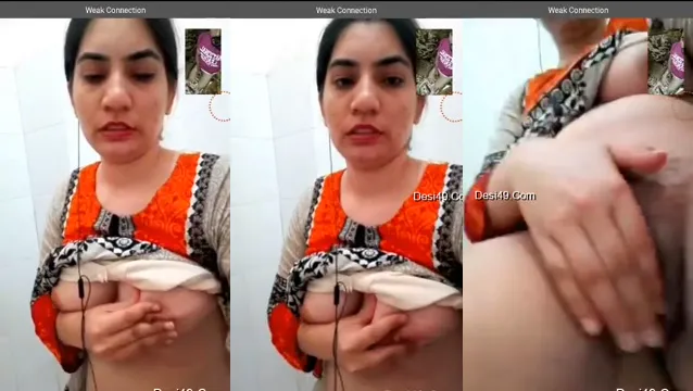 Desi Slut Live Call Strip Fingering - লাইভ বাথরুম চুটি শো!